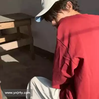 祁里舰